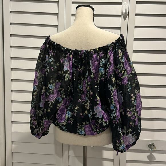 ELAN USA NWT Floral On/ Off shoulder Top with adjustable upper strap. - Picture 6 of 9